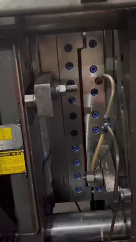 Do you want to have a plastic factory? You need this new ready tray mould.let it make a lots of money for you. Get it.contact me+86 15888695972 #InjectionMolding #factorylife #engineering #plasticmold #mouldmanufacturing 