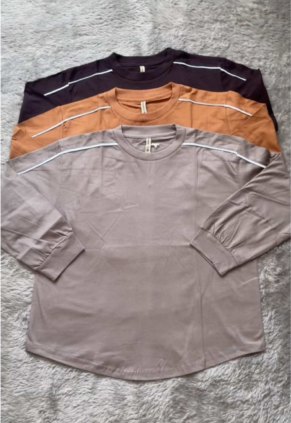 adem dan bagus bgt ini bajunyaa !! #kaosmurah #bajumurah #hijabfriendly #longsleeve #fyp 