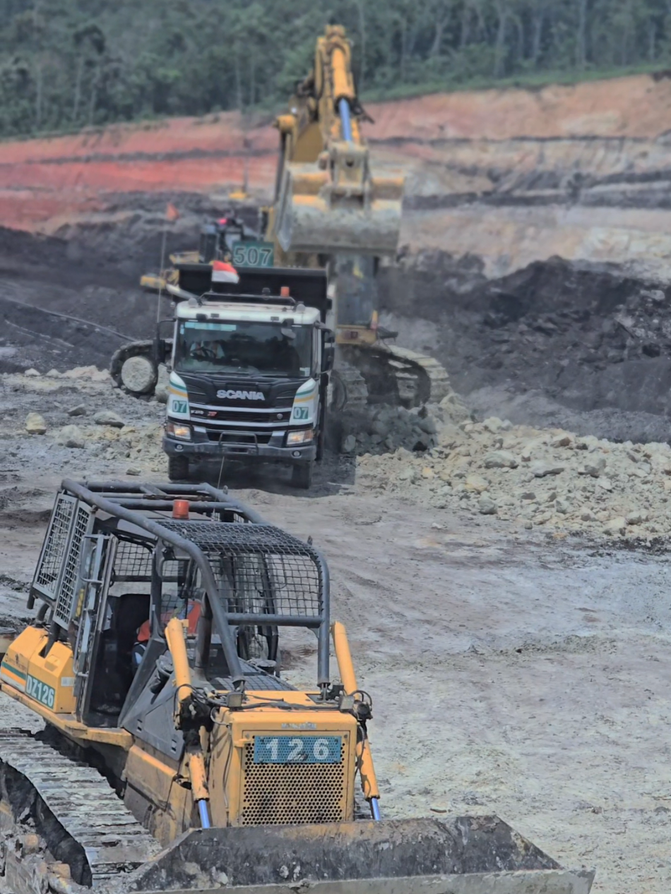 #tambangbatubara #foryoupage #operator_excavator  #tambanghitz #CapCut 
