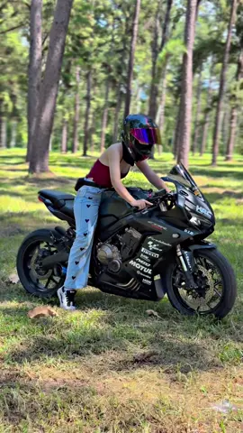 เขี้ยวกุดคำราม😆#ผู้หญิงขับบิ๊กไบค์ #มัธยมขับบิ๊กใบค์ #cbr650r #otw #เชียงใหม่ 