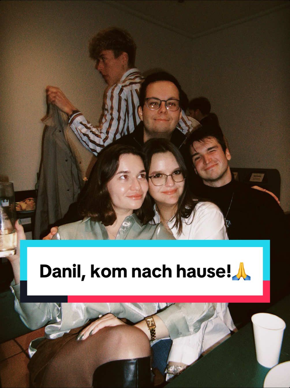 Danil, bitte komm nach Hause. Deine Freunde warten sehnsüchtig auf dich. 💙 Heute ist der 17. Tag ohne jede Nachricht – keine Spur von Danil. Bitte teilt diesen Beitrag und helft, ihn zu finden. 🙏🏻 #danilkommnachhause #vermisst #passau #germany # finddanil