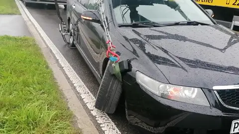 Teil2 Abschleppen geht schief, Frisch vom Lackierer abgeholt, und beim bremsen ist Traggelenk kaputt gegangen, der Herr vom Abschleppdienst wurde mehrmals drauf hingewiesen#Abschleppdienst #Honda #accord #hondaaccord #pforzheim @raifschneider 