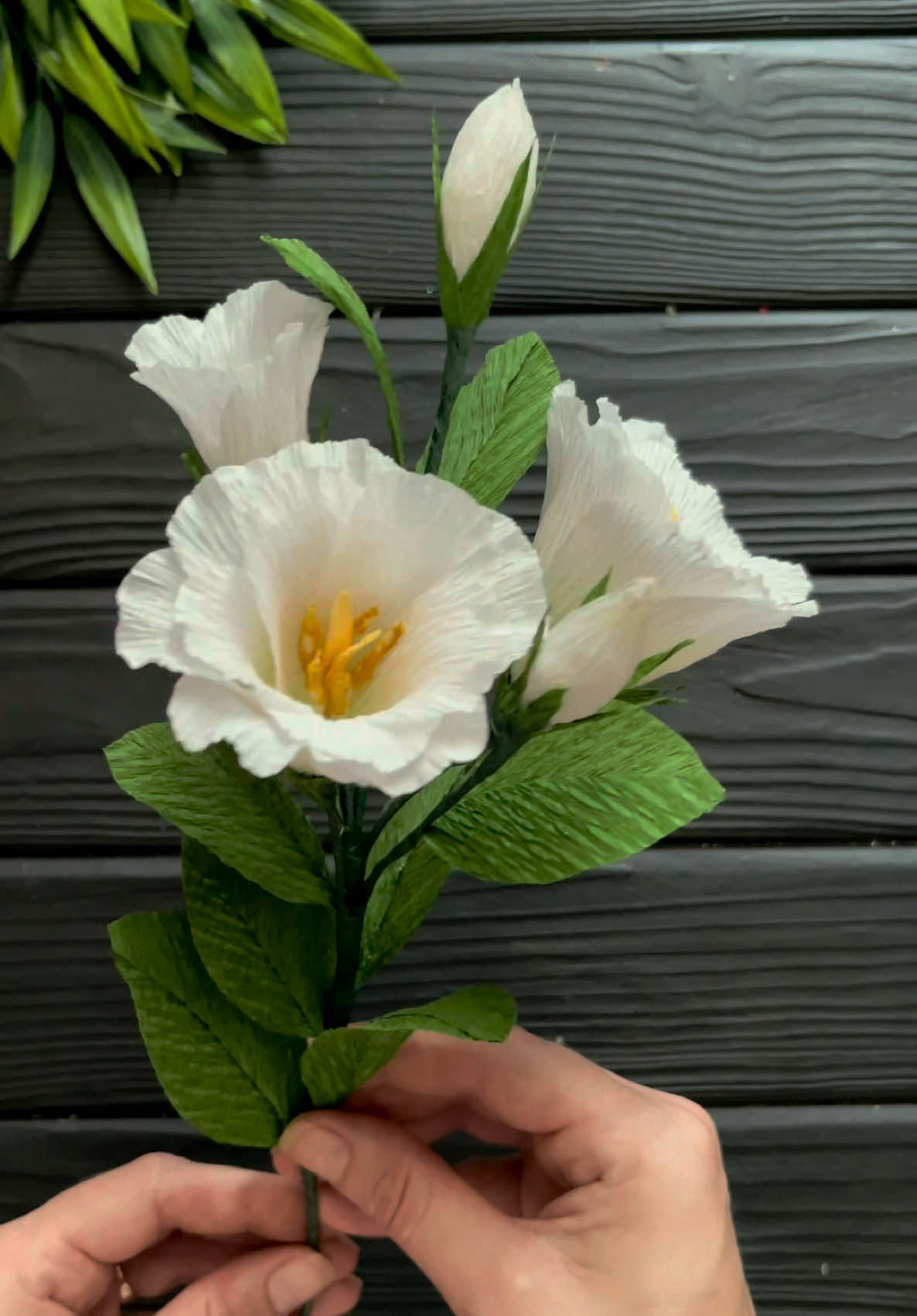 Wow! Amazing Idea Crepe Paper Flower DIY Decoration Craft #flowers #homedecor #diycrafts #craftideas #paperflowers 