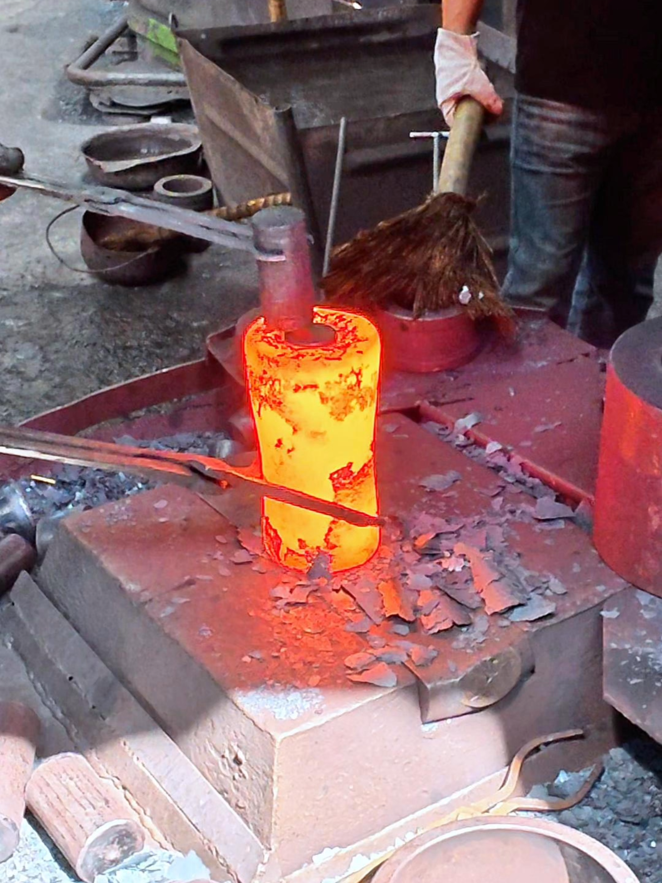 Inside the factory Forging Spirit — Where Skill Meets Fire  #process #forging #machine #blacksmith