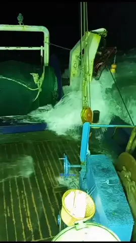 #ফিসিং#জাহাজ ভালো কেন বাসিলা তুমি আমার  ও বন্ধুরে