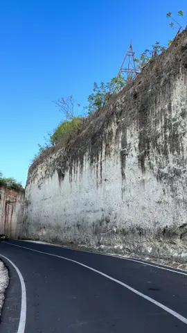 Bali dengan banyaknya rindu#baliindonesia #pantaitanahbarak #pesonaindonesia #pantaibali #staycation 