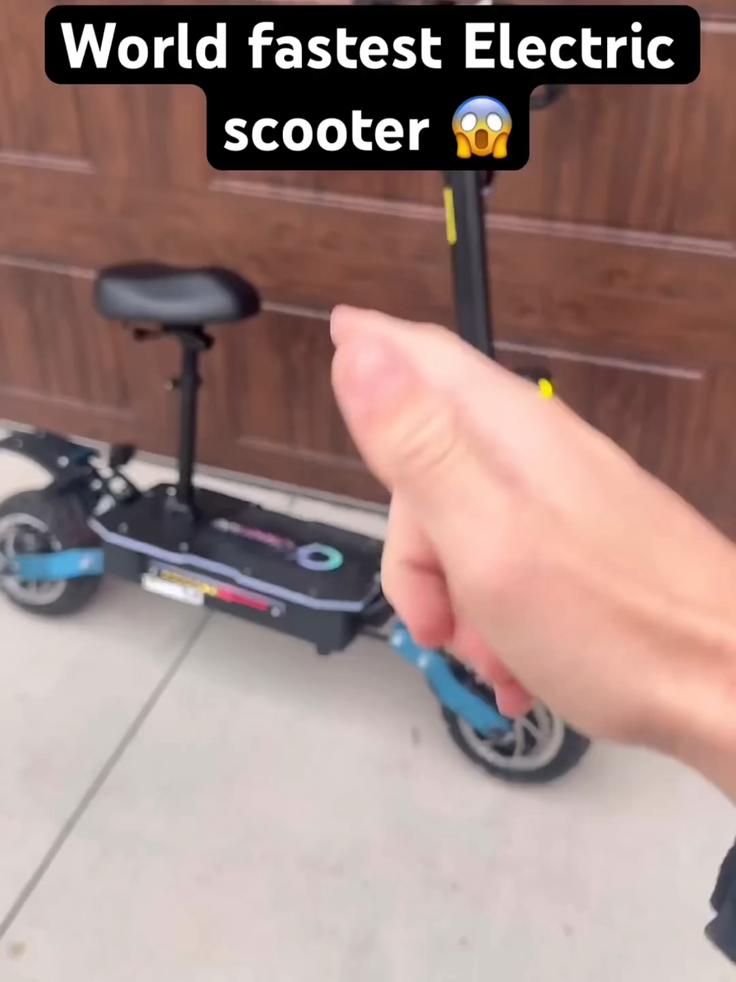 @akarozzy The Surron Talaria Smoker?😱👉 Waiting for Rozzy's full review? Give him a👍! #gleeride #gleerideh5 #gleerideh7 #escooter #electricvehicles #escoterlovers #2wheels #surron #talaria
