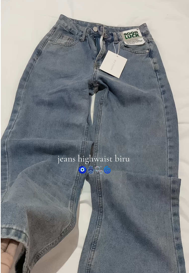 diluar ekspektasi cakepnya woy😩🫵🏻 #jeanshighwaist #jeansoutfit #bluejeans #foryoupage 