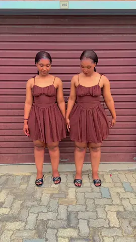 Awu bheka senzani🔥🔥❤️@leloh_twin #fyppppppppppppppppppppppppppppppppppp #fyp #dancechallenge #dancechallenge #trendingvideo 