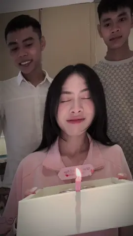 @Ngọc Matcha ☘️ Chúc chị 2 sinh nhật vui vẻ, hạnh phúc và bình an! Mong chị luôn tươi cười, mọi điều tốt đẹp đến với chị! 🎉🎂
