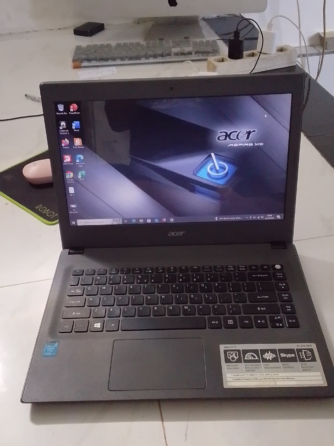 Acer E5-473 proc core i3 - 4005u Ram 8gb Ssd 128gb layar 14 inc batre awet,normal nominus harga 2jt inpo cek di bio #laptop #laptopcilacap #laptopkroya #laptoppurwokerto 