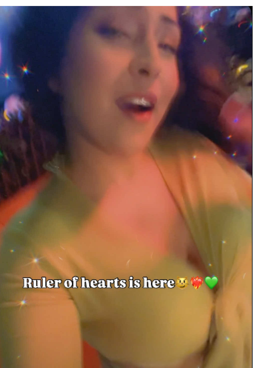 Ruler Of Hearts Is Here😼💃🏻🪩💚 #bollywood #dance #fyp #bollywooddance #queenofhearts 