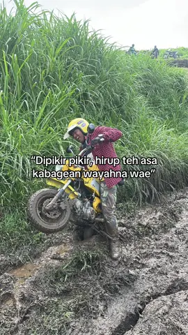 Monkey menerjang lumpur checkk  #dinastarawisata  #pelesirgawir  #pelesirgawir4  #reherehehore  #hurahuranothuruhara  #fyppppppppppppppppppppppp  #fypシ゚ 