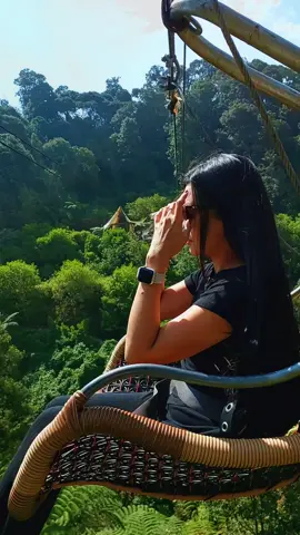 gak takut yah, padahal tukang sorotnya pegangan kencang, haha...