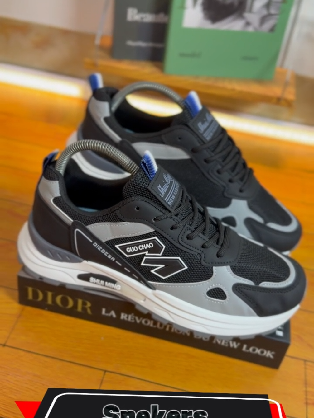 style naik level, harga tetap ramah kantong.  langsung cek, sebelum kehabisan  #wibgajian #sneakers #gajiansale 