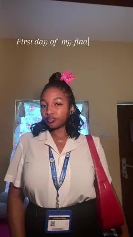 The beginning of the end😝 #OOTD #unilife #prettygirl 