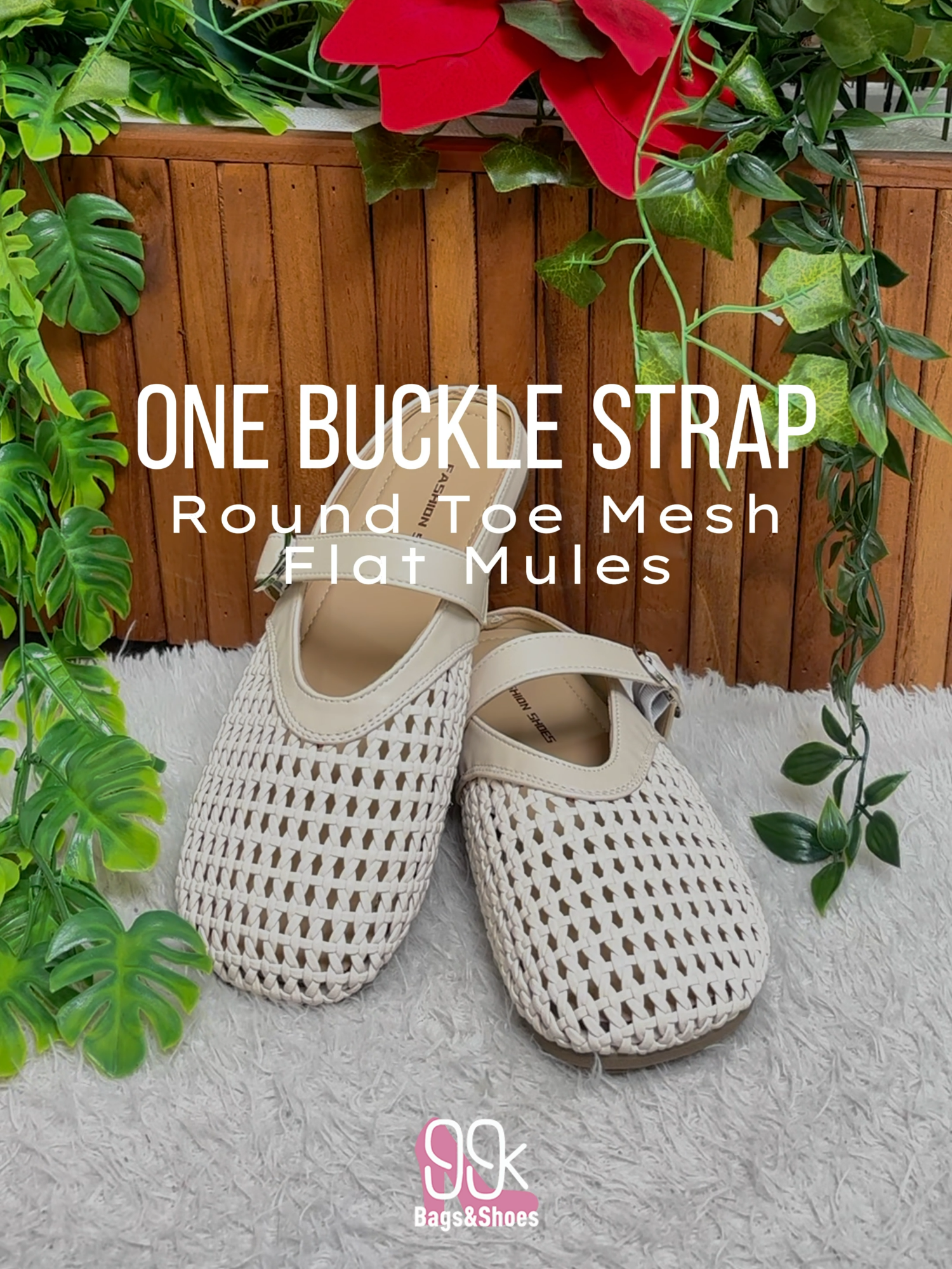 Siapa bilang gaya santai gak bisa keliatan rapi? 😉 Woman Mesh Flat Mules ini jawabannya! Desain buckle strap-nya kasih statement yang chic, sementara bahan mesh-nya bikin kaki bebas gerah. Tinggal slip on dan kamu siap tampil effortless tapi tetap classy #99kshoesandbags #99kshoes #iwear99k #sendalcewe