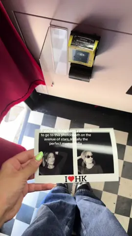 Sucker for a photobooth piccy, this one on the Avenue of stars is so cute because you can customise it to have specific colours & frames, the I ❤️ HK frame is the perfect memorebilia if you’re a journal girl 💌 #hongkong #hongkongtravel #avenueofstars #hkthingstodo 