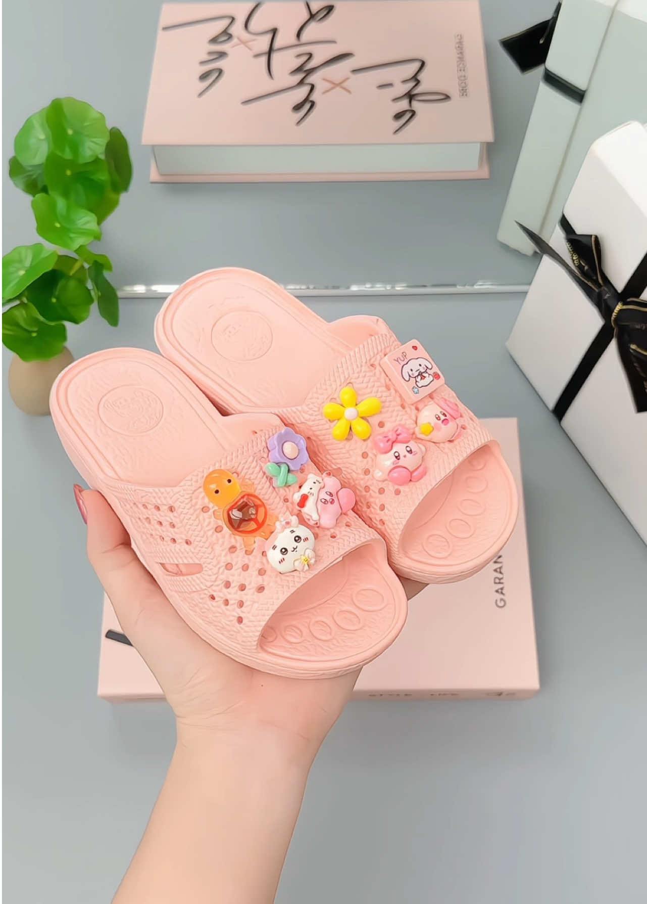 Dép Tổ Ong EVA Cho Bé Gắn STICKER #tiemacha #deptoongstickers 
