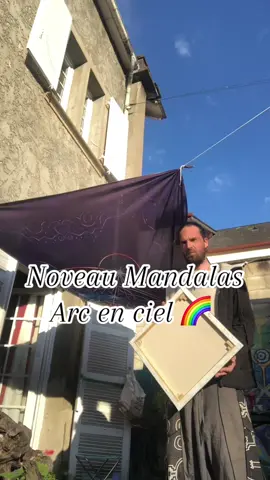 Nouveau mandalas célestes, équilibre entre ombres et lumière, la réalité serait-elle un programme informatique sinthetique crée par une civilisation de type 5 , une réalité multi- dimensionnelle générée par un programme holographique et cosmique !  #mandalas #artist #artmandalas #psychedeliqueart #psychedelic 