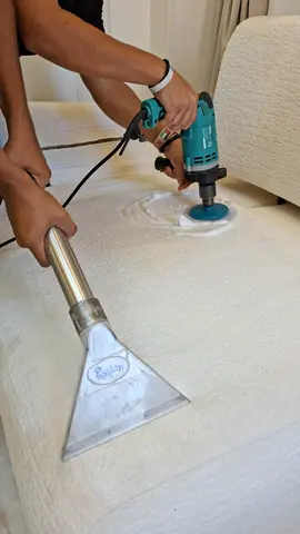 🧼 رغاوي لخدمات التنظيف الجاف هترجع تشوف فرش بيتك أبيض وأنضف من الأول ✨ ✅ تنظيف الركنات والانتريهات والكراسي ✅ غسيل وتعقيم الستائر بالبخار ✅ بخار يزيل البقع ويقضي على الروائح ✅ خدمة سريعة لحد باب بيتك 🚚 📞 اتصل الآن: 01210417577 – 01028691826 💧 رغاوي.. نظافة ترضيك وجودة تليق بيك 🌟