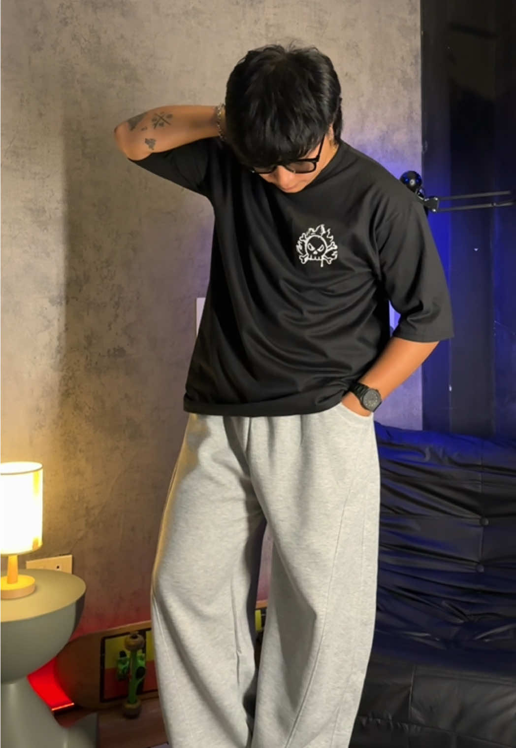 One of my favorite baggy pants! #baggypants #loosepants #sweatpants #tiktokfinds #fashion 