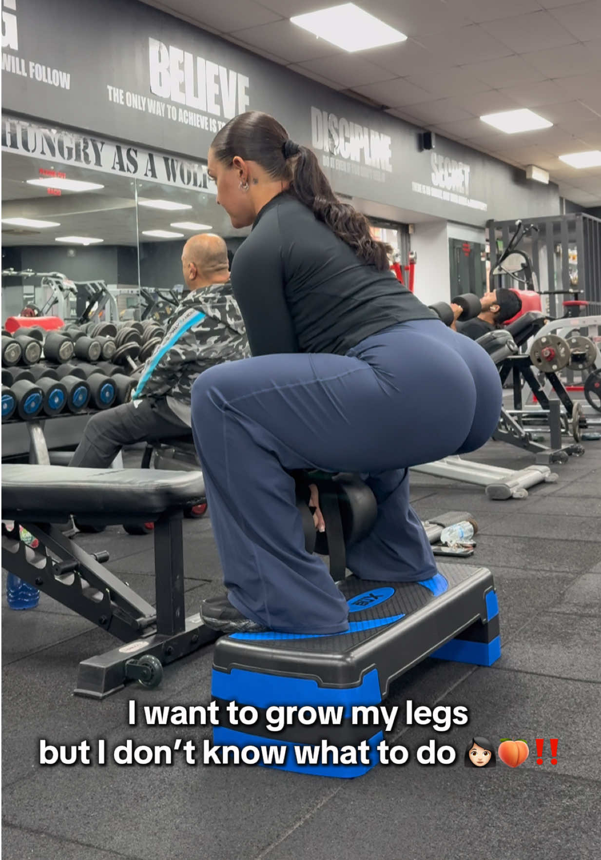 If you want to grow your legs but you don’t know what you should do! Try these exercises 👩🏻🍑 Sumo Squats Machine Hack Squat  RDL’s Split Squat  Leg Curls  Thank me later 🤝 @YEOREO  #gluteworkout #gymgirls #legday #gymmotivation #fitgirl 