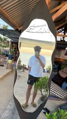 tempat nyore yg lagi viral di jepara nih tempatnya enak banget buat nyantai sambil liat senja😍✨ #jepara #fyp #pantaijepara #pantaiclumik #wisatajepara 