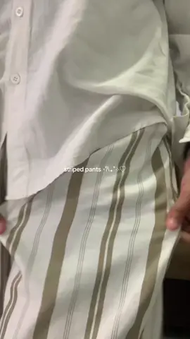 celana cuci kering pake 🏃🏻‍♀️🫰🏻  #celanamurah #stripedpants #kulot #outfitideas #creatorsearchinsights 
