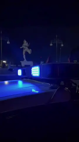 @humaspolrestacirebon Ketika malam menutup dengan gelapnya, Polresta Cirebon justru menyalakan sinarnya🔥🔥🔥 Dengan semangat pengabdian dan tanggung jawab yang tinggi, personel Polresta Cirebon menggelar patroli  menyusuri setiap sudut wilayah hukum untuk memastikan kondisi tetap aman dan kondusif. Patroli ini bukan sekadar rutinitas. Ini adalah bukti nyata bahwa negara hadir di tengah masyarakat. Dari jalan-jalan utama hingga gang kecil, kami hadir untuk mencegah potensi kejahatan, menghalau keresahan, dan memberi rasa aman kepada warga. Kami tidak hanya menjaga malam. Kami menjaga harapan, ketenangan, dan masa depan Cirebon. Dan selama itu dibutuhkan, kami tidak akan pernah berhenti. #PolrestaCirebon #PatroliMalam #KamiSiapMelindungi #CirebonTertib #KapolrestaCirebon @divisihumaspolri @polisi_indonesia  @spripim.polri @humaspoldajabar