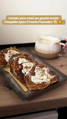 ce bune au fost doamne,let me know daca vreti reteta😋😋#pumpkinspice #pumpkinspicepancakes #healthybreakfast #highproteinbreakfast #healthyrecipes 
