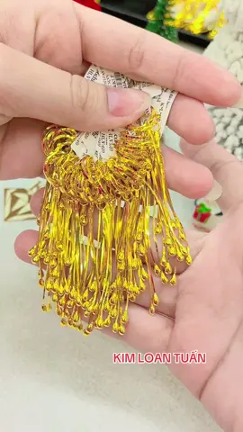 Giáng sinh sắp đến ròi mấy chị ơi tậu vài đôi bông về đeo giáng sinh đi ạaa🥰🥰#kimloantuanjewelry💎 #kimloantuan💍💎 #vang610 
