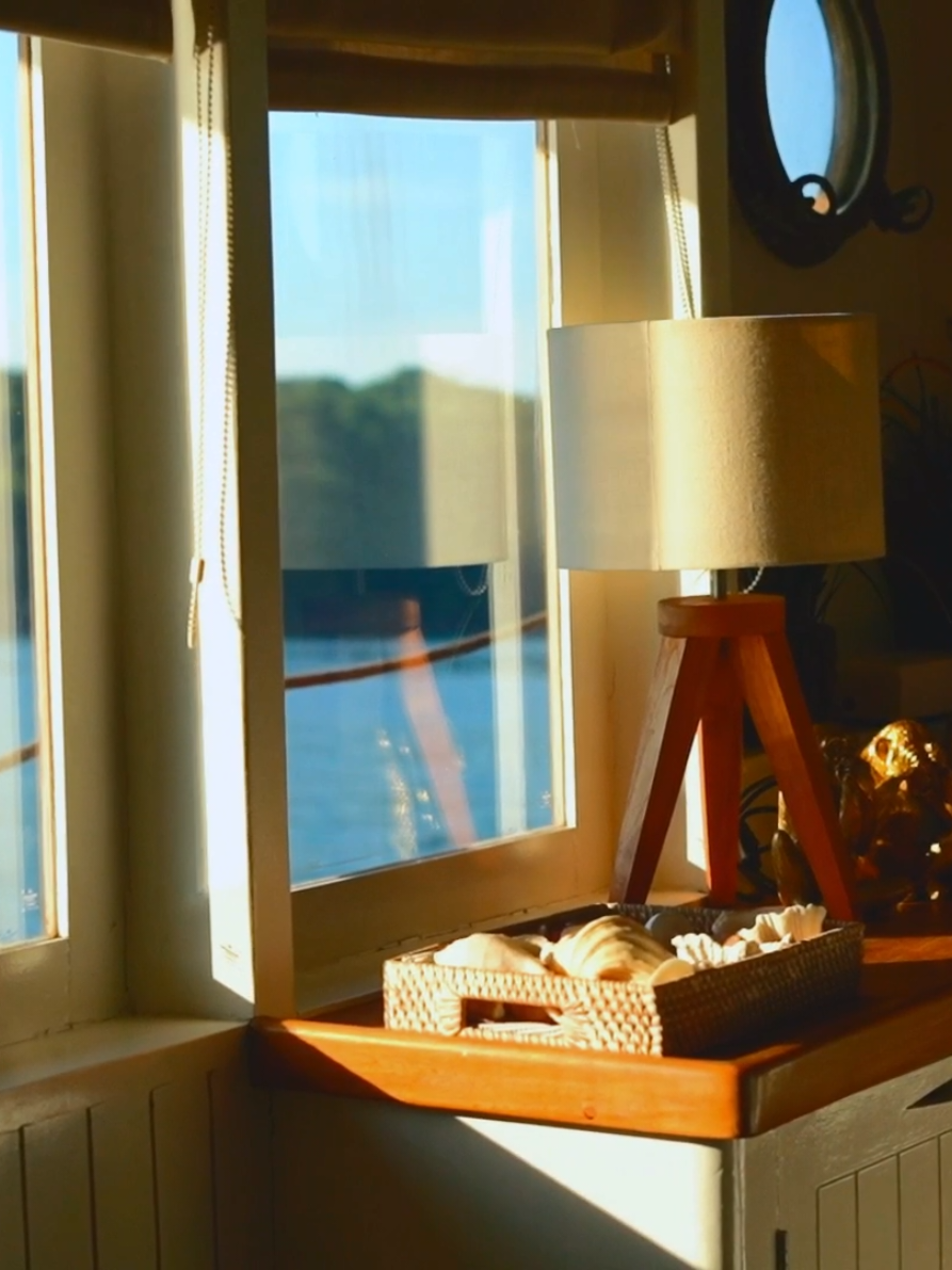 Discover the finest of Labuan Bajo aboard Mischief Voyage. From hidden beaches to crystal-clear waters, every destination is a chapter of your dream escape.✨ . Info & Reservation: 🌐www.parahu.com 📞082118391289 | 085863327660 📧charterparahu@gmail.com . #labuanbajo #labuanbajoindonesia #labuanbajoindonesia🇮🇩 #labuanbajotrip #labuanbajontt 