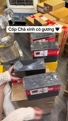 Em nó xinhhh 🖤💃🏻#xuhuong #tuixach #trend #new2025 