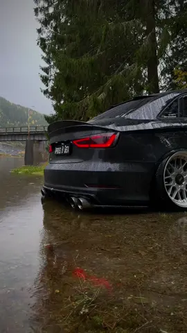 Rain☔️ #foryou #carsoftiktok #cartok #carcommuntiy #shadowbanned 