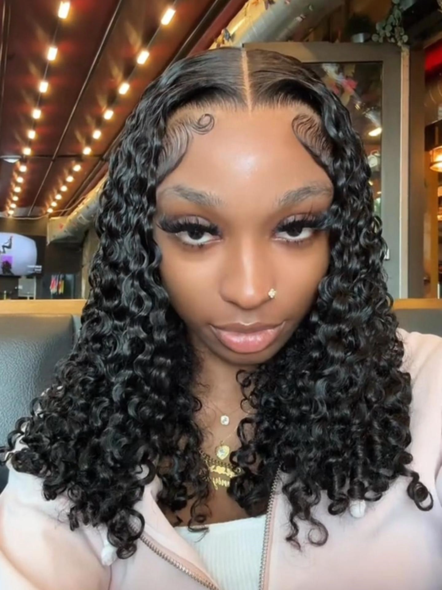 Can’t ever go wrong with a glueless curls ✨