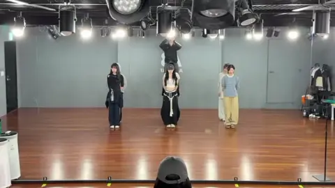 #spoiler finally #artbeat dance cover #hearts2hearts pretty please,this is what i've been waiting for😍😍 #foryoupage #fyppppppppppppppppppppppp 