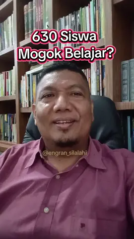 Berita Hebat dari Dunia Pendidikan: 630 Siswa Mogok Belajar, Bukti Kemajuan Generasi Emas 2045! Oleh: Engran Silalahi ) #guruperadabanIndonesia Akhirnya, Indonesia boleh berbangga. Di sebuah sekolah negeri di Lebak, ratusan siswa kompak menunjukkan bahwa mereka bukan lagi murid biasa - mereka pejuang hak asasi manusia! Bayangkan, 630 siswa dengan gagah berani mogok belajar hanya karena seorang teman mereka ditampar kepala sekolah setelah ketahuan merokok. Hebat, bukan? Betapa mulianya sikap solidaritas ini. Mereka tidak membela kebenaran, tapi membela teman yang salah. Karena di zaman modern ini, kebenaran sudah usang - yang penting perasaan anak tidak tersinggung. Kepala sekolah yang menegur dianggap biadab, guru yang mendidik diperlakukan seperti penjahat, dan siswa yang melanggar tata tertib malah menjadi korban suci yang patut ditangisi bersama. Lihatlah orang tuanya - sosok pahlawan baru dalam sejarah perlindungan anak. Dengan semangat tinggi, ia berlari ke kantor polisi, bukan untuk mengajarkan anaknya tanggung jawab, tapi untuk memastikan tamparan pendidikan berubah status menjadi kasus kriminal. Karena tentu saja, di negeri ini, mencintai anak berarti membebaskannya dari konsekuensi. Polisi pun, sebagai penjaga hukum, tentu harus menunjukkan bahwa hukum adalah segala-galanya - moral bisa ditunda, pendidikan bisa dinanti, tapi laporan polisi harus segera diproses! Sebab dalam logika zaman ini, lebih penting menegakkan pasal daripada menegakkan akhlak. Dan para siswa yang mogok belajar? Wah, inilah indikator suksesnya kurikulum merdeka. Mereka benar-benar merdeka belajar, bahkan merdeka dari belajar! Pendidikan karakter kini tak lagi relevan, sebab generasi Emas 2045 lebih membutuhkan keberanian untuk protes ketimbang keberanian untuk bertanggung jawab. Bayangkan, jika setiap kali guru menegur siswa, ratusan siswa mogok - betapa indahnya masa depan pendidikan kita! Tak perlu lagi rapor, tak perlu lagi guru disiplin. Kita cukup bangun sekolah tempat siswa belajar tentang hak, tanpa perlu bicara tentang kewajiban. Karena, bukankah menjadi manusia modern berarti tahu hak, tapi lupa tanggung jawab? Kini, kepala sekolah tinggal menunggu giliran menjadi headline baru: “Guru Tampar Siswa, Pendidikan Nasional Terancam.” Sementara itu, siswa-siswa akan dikenang sebagai pelopor demokrasi ruang kelas, dan orang tua menjadi simbol keadilan sosial bagi seluruh anak-anak manja Indonesia. Dan kita semua? Kita akan bertepuk tangan sambil berkata, “Selamat datang di era baru pendidikan Indonesia - di mana guru salah karena mendidik, siswa benar karena melanggar, dan hukum menang karena moral dikalahkan!” Semoga kita masih mampu mengenal dan membedakan yang mana generasi Bangsa dan mana generasi Bangsat. Sebab keduanya jauh berbeda nilainya. ------------------------------ ) Pegiat pendidikan karakter, praktisi sekolah gratis