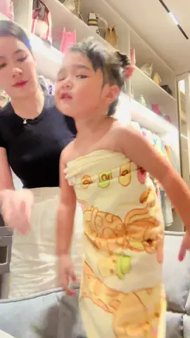 เลี้ยงหลานยังไงให้ ผ…ม 😂 @น้องยูจิน ลูกสาวยิวเจน  #จาญ่า #ยูจิน 