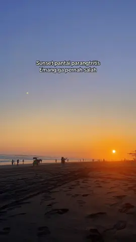 Pantai Parangtritis 𝐋𝐚𝐠𝐢 𝐝𝐢 𝐉𝐨𝐠𝐣𝐚 𝐛𝐢𝐧𝐠𝐮𝐧𝐠 𝐦𝐚𝐮 𝐤𝐞𝐦𝐚𝐧𝐚?? 𝐒𝐄𝐍𝐉𝐀 𝐓𝐑𝐈𝐏 𝐉𝐎𝐆𝐉𝐀 𝐬𝐨𝐥𝐮𝐬𝐢𝐧𝐲𝐚. 𝐊𝐚𝐦𝐢 𝐦𝐞𝐥𝐚𝐲𝐚𝐧𝐢: ✅ 𝐒𝐞𝐰𝐚 𝐦𝐨𝐛𝐢𝐥+𝐝𝐫𝐢𝐯𝐞𝐫 𝐉𝐨𝐠𝐣𝐚 ✅ 𝐏𝐚𝐤𝐞𝐭 𝐰𝐢𝐬𝐚𝐭𝐚 𝐉𝐨𝐠𝐣𝐚 ✅ 𝐏𝐫𝐢𝐯𝐚𝐭 𝐭𝐫𝐢𝐩 𝐉𝐨𝐠𝐣𝐚 𝐖𝐡𝐚𝐭𝐬𝐀𝐩𝐩: ☎️ 𝟎𝟖𝟓𝟕𝟒𝟕𝟖𝟐𝟑𝟖𝟏𝟒 #liburanjogja #sewamobiljogja #jogja24jam #jogja #sewamobiljogjamurah #liburan #fyp