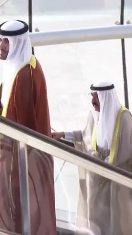 سيدي حضرة صاحب السمو أمير البلاد المفدى #الشيخ_مشعل_الأحمد_الجابر_الصباح حفظه الله ورعاه يغادر والوفد المرافق لسموه أرض الوطن متوجهًا إلى سلطنة عمان في زيارة أخوية - كان في وداع سموه سمو نائب الأمير سيدي وولي العهد #الشيخ_صباح_خالد_الحمد_الصباح حفظه الله وسمو الشيخ أحمد عبدالله الأحمد الصباح رئيس مجلس الوزراء والنائب الأول لرئيس مجلس الوزراء ووزير الداخلية الشيخ فهد يوسف سعود الصباح ووزير شؤون الديوان الأميري الشيخ حمد جابر العلي الصباح 