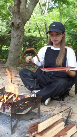 うなぎクリームチーズわさび海苔巻き🥯🐟🟢🔥 これが意外と美味しい😋 #tiktokfood #キャンプ #アウトドア 