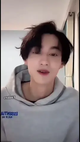 Mong lịch sử ko lặp lại, t bị yếu đuối trước nc mắt của trai đẹp, mong Thầy vượt qua vụ này chứ khóc thêm lần nữa chắc t chớt. Nhà Ngoại nhưng gấc thương Ninh nha #tianxuning #ziyu #zhanxuan #梓渝 #田栩宁 