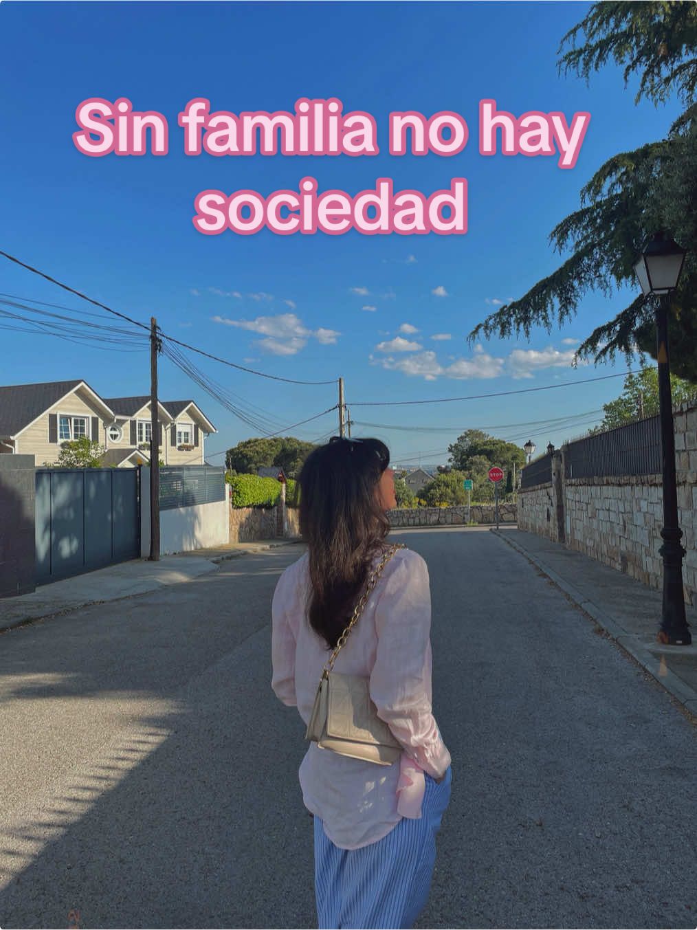 🚨¿De verdad quieren abolir la familia tradicional? 👨‍👩‍👧 Datos reales muestran que la estabilidad familiar importa más de lo que crees. #contenidocristiano #tradicional #familia #familiatradicional #jovenescristianos 