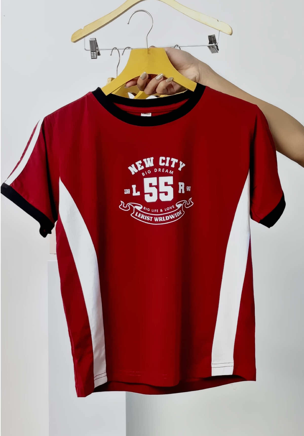 Drop your fav t-shirt here 👇🏻‼️🛒🥰💯 #fypシ #outfitideas #TikTokFashion #kaoswanita #kaos 