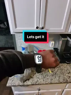 Big Snow gets the day started. Yes, I didn’t pretrip after I set my GPS #flatbedtok #flatbedder #snowdirt 