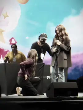 Mae cầu hôn bằng chiếc nhẫn kim cương bự quá, em bé giật mình luôn mà :))) #namtanfilm #namtantipnaree #filmrachanun #น้ำตาลฟิล์ม #gmmtv 