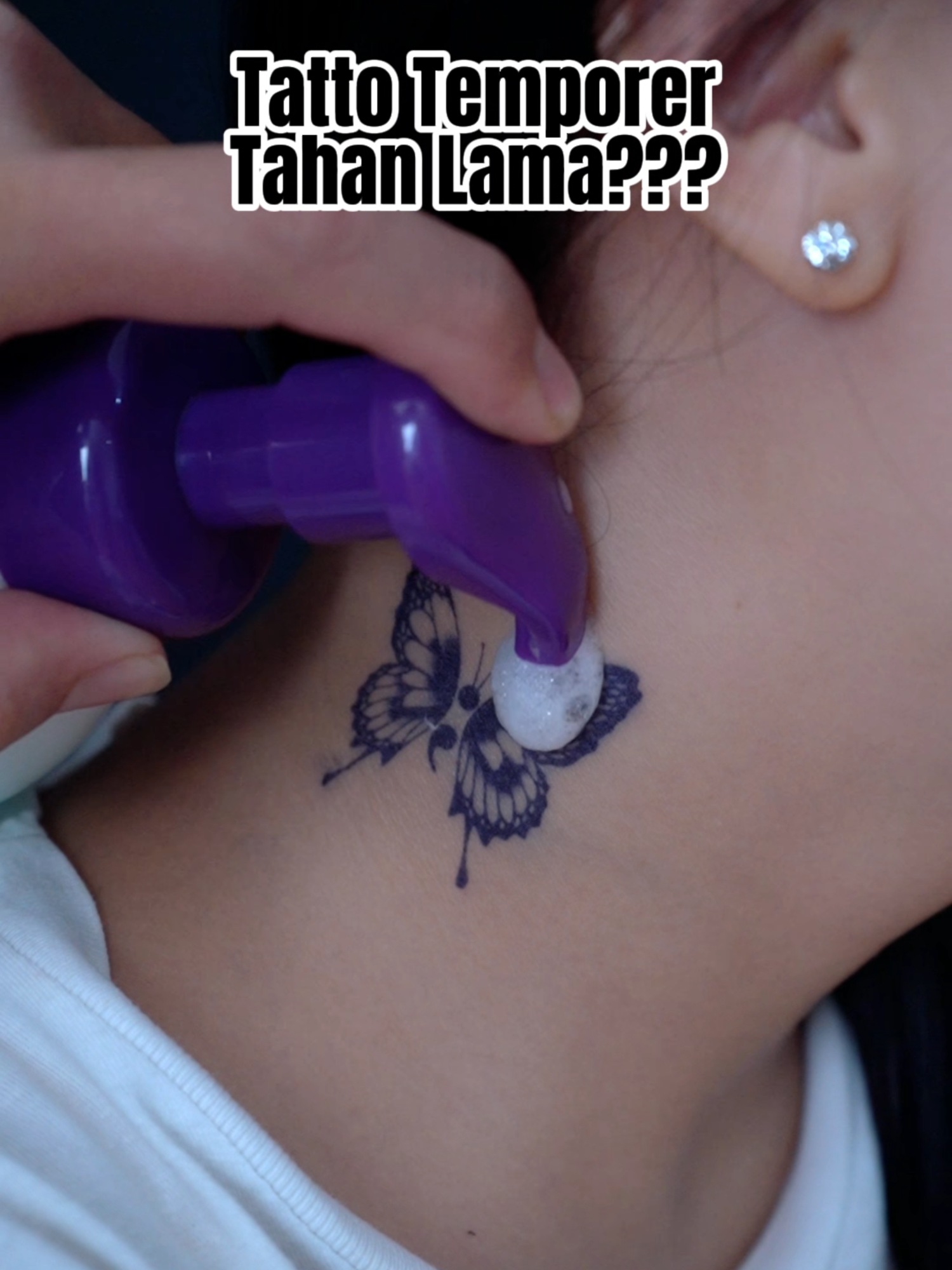 Tatto temporer semicolon emang keren pake dileher dan tahan lama!!! #temporarytattoo #tattotemporary #semicolontattoo #semicolon