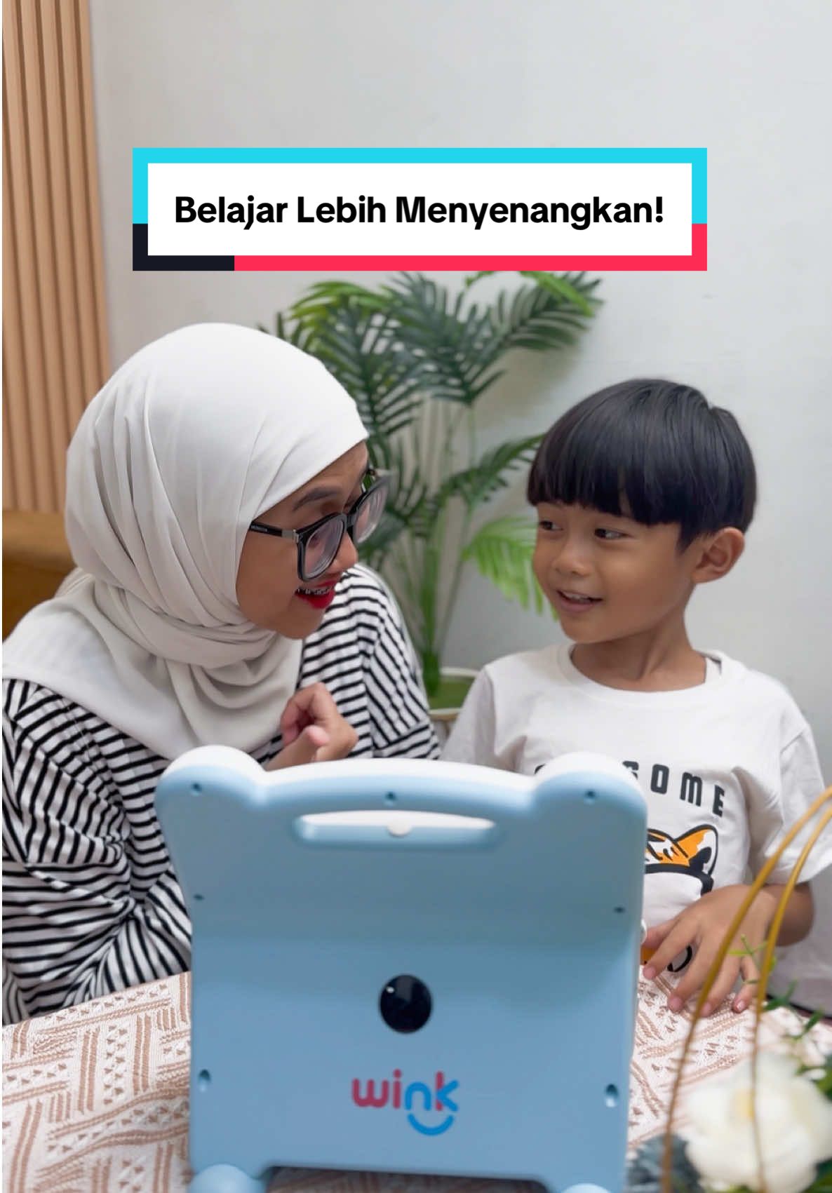 ‼️No Drama, Bye Trauma‼️ Gamau lagi ngide pake metode sendiri ngajarin anak — ujungnya aku sama Fatih sama-sama trauma 😭 Akhirnya tetep setia pake metode @Wink Smart Learning No. 1 Korea untuk usia 3–7 tahun! 🇰🇷💡 Pembelajarannya udah terjadwal, audio-visual, seru, dan interaktif banget! Screen time juga jadi gak khawatir karena isinya full edukasi! 📚✨ #Wink #WinkSmartLearning #EdukasiAnak #ParentingAnak #SmartLearning 
