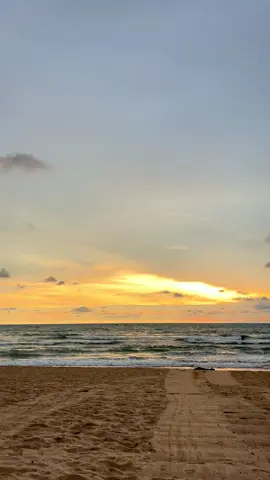 Có những ngày, ta chỉ muốn ngồi yên để lắng nghe lòng mình , cố gắng cười vì không muốn ai nhìn thấy mình yếu đuối...🌤️🌤️#cuocsong #xuhuong #stt #alone 